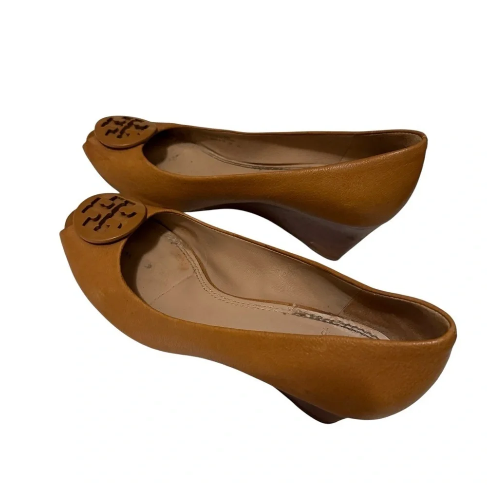 Tory Burch Brown 
Tory Burch Tan Leather Sally Peep Toe Wedge
Pumps Size 38 - Picture 3 of 10